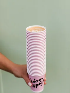 dizajnové papierové poháre s potlačou | takeawaycup.com