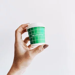 papierový pohár s potlačou a logom Wildkaffee