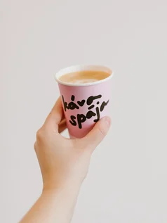 poháre so sebou na kávu s logom | takeawaycup.com