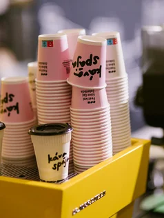 take away cup poháre s potlačou na festivale kávy, čaju a čokolády